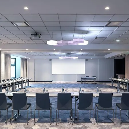 Courtyard By Marriott Paris Roissy Charles De Gaulle Airport Hotel 4*