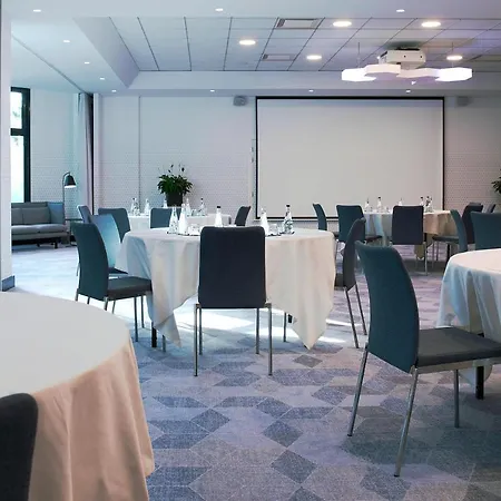 The Jangle - Paris - Charles De Gaulle - Airport