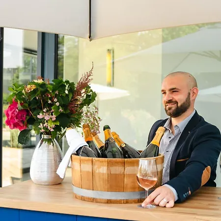 The Jangle - Paris - Charles De Gaulle - Airport Le Mesnil-Amelot