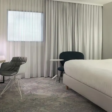 The Jangle - Paris - Charles De Gaulle - Airport