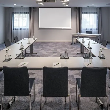 The Jangle - Paris - Charles De Gaulle - Airport 4* Le Mesnil-Amelot