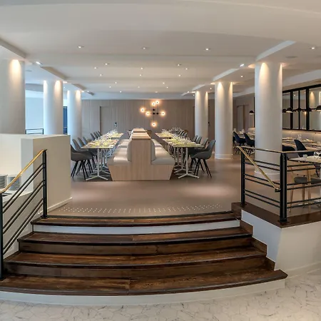 The Jangle - Paris - Charles De Gaulle - Airport