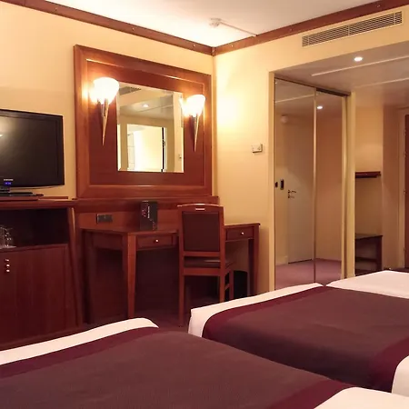 The Jangle - Paris - Charles De Gaulle - Airport