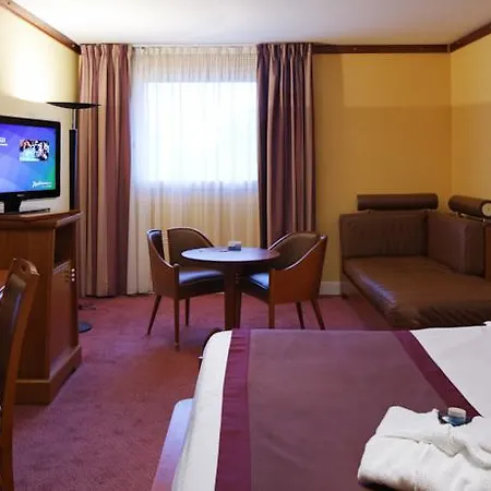 Hotel The Jangle - Paris - Charles De Gaulle - Airport 4*