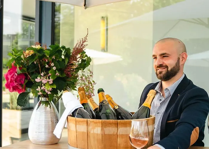 The Jangle - Paris - Charles De Gaulle - Airport Le Mesnil-Amelot