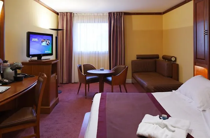 Hotel The Jangle - Paris - Charles De Gaulle - Airport 4*